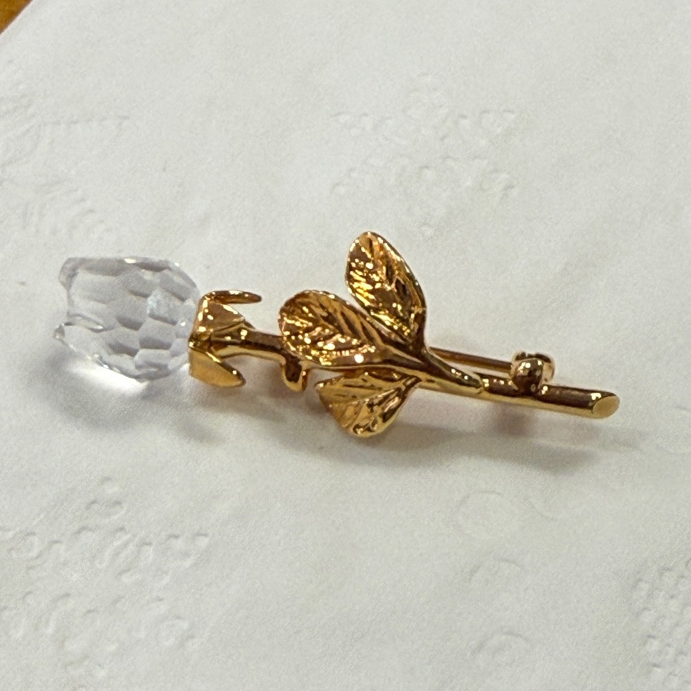 Swarovski crystal rose pin brooch gold